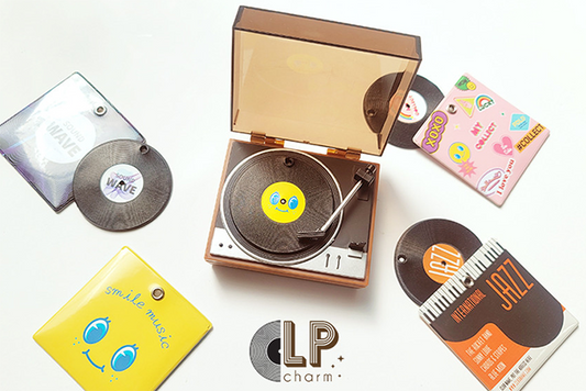 LPレコード型チャーム（ボールチェーン付き）